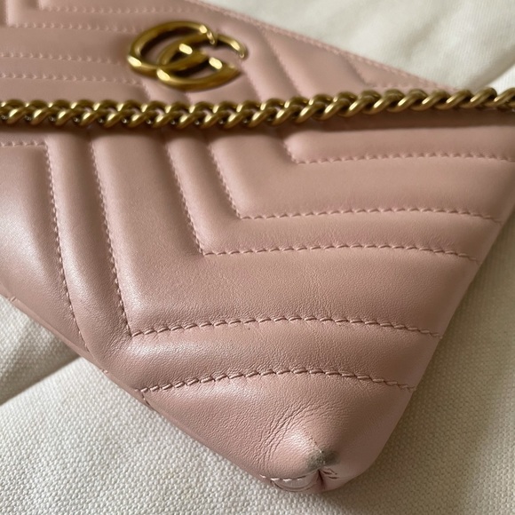 (SOLD)Gucci Marmont Pink Clutch - Picture 5 of 7